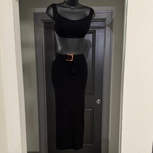 Knit Square Neck Crop Tank Top And Buckle
Midi Skirt Set without cutout